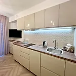 Modern With Full Kitchen And Bathroom In Kadriorg, Centre